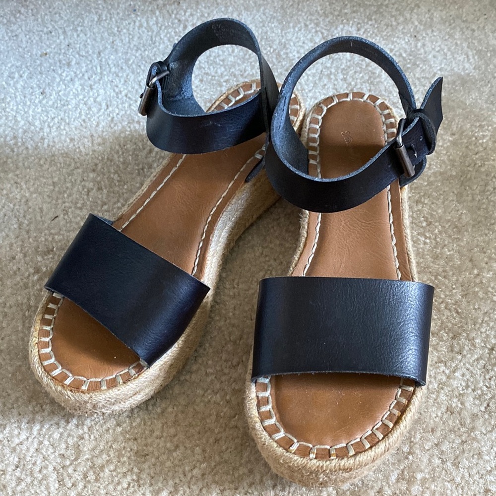 Platform sandals